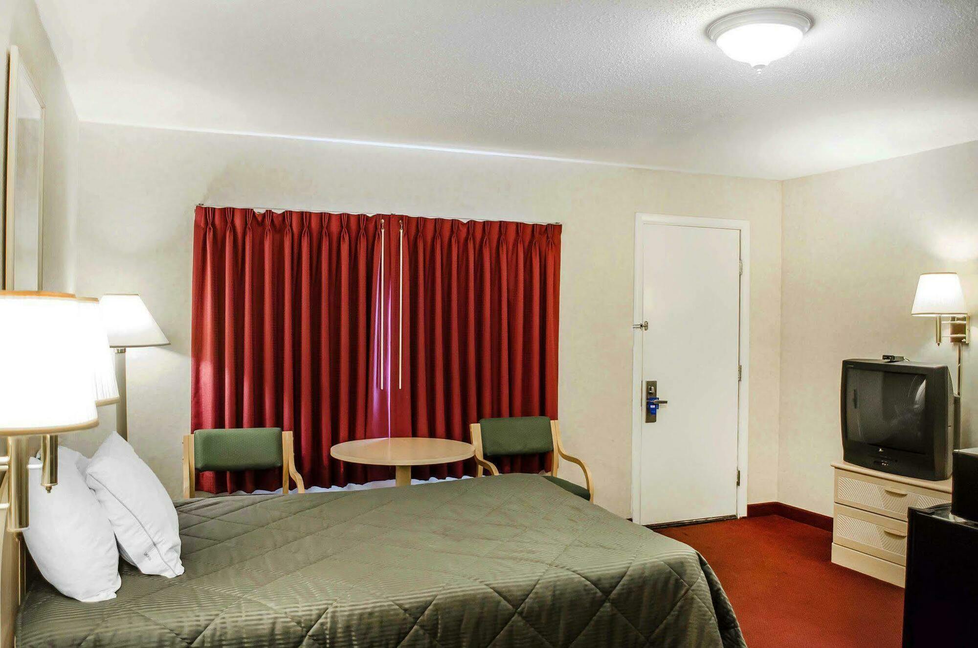 Rodeway Inn Dillsburg Exterior photo